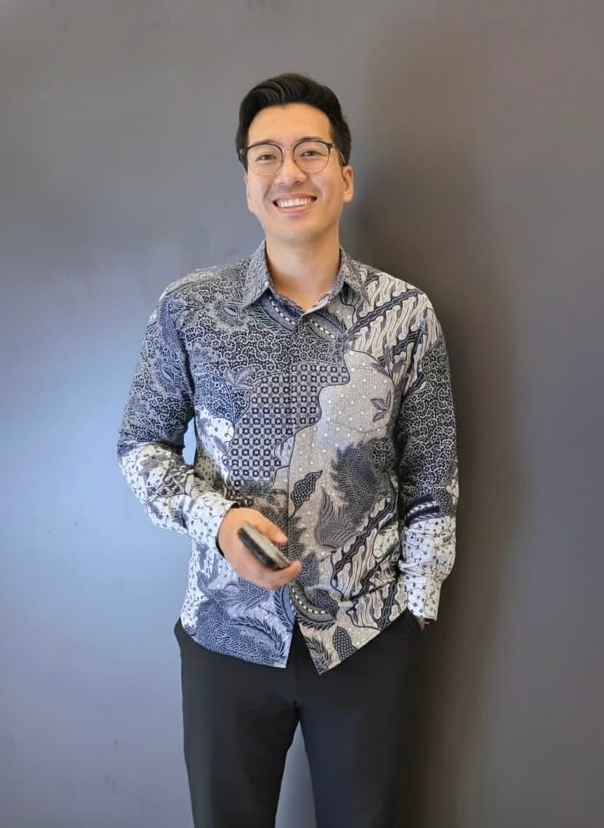 Me standing on stage at Reactathon delivering the keynote